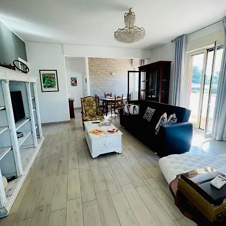 بيت للعطل Casa Nettuno كاريني