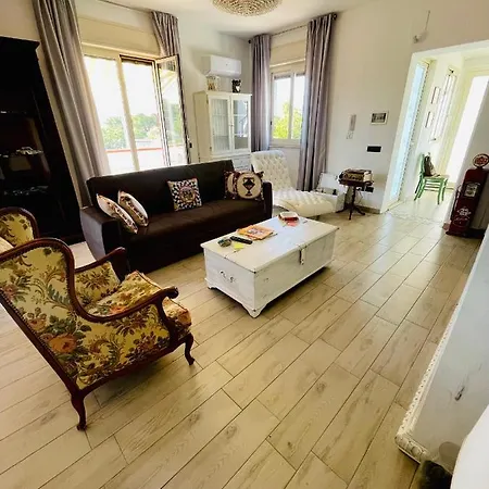 Casa Nettuno * كاريني